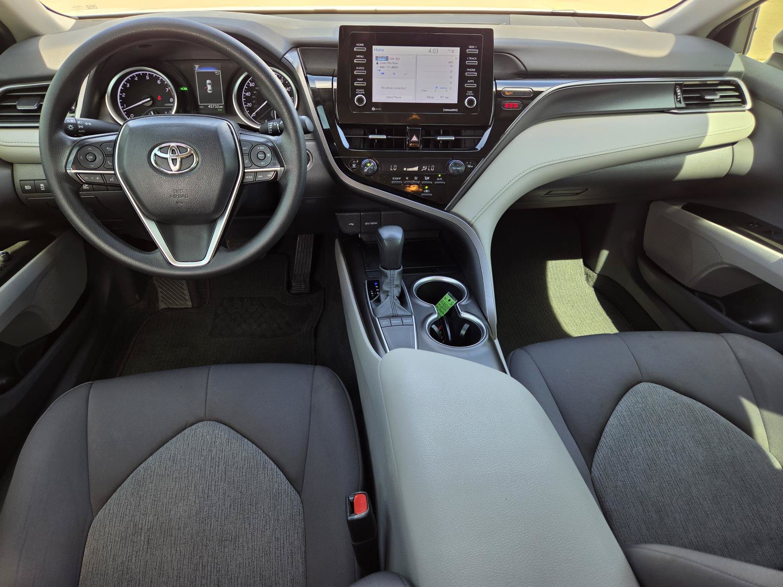 Used 2024 Toyota Camry LE w/ Convenience Package FWD image 12