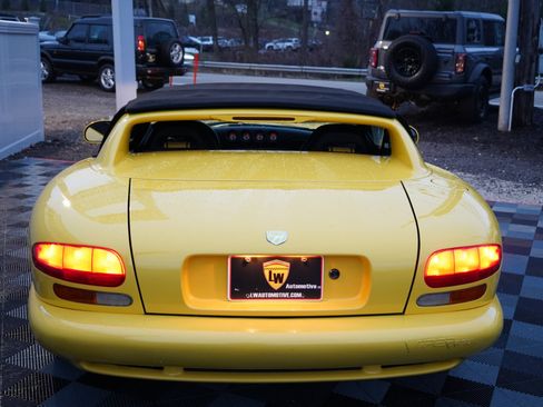 Used 1994 Dodge Viper RT/10 image 7