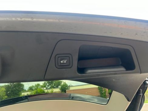 Used 2020 Buick Envision Essence FWD image 16