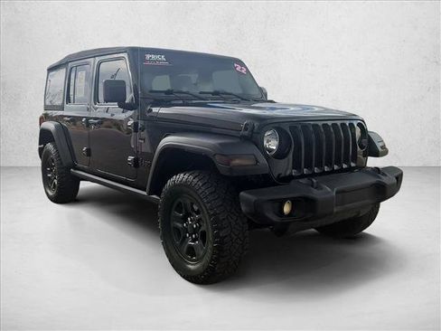 Used 2022 Jeep Wrangler Unlimited Sport AWD/4WD image 3