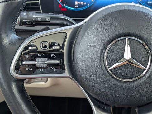 Used 2022 Mercedes-Benz GLS 450 4MATIC image 16