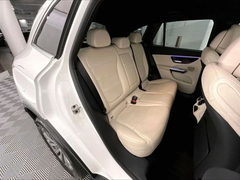 Certified 2024 Mercedes-Benz GLC 300 image 17
