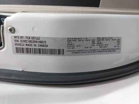 Used 2024 Chrysler Pacifica Touring-L image 63