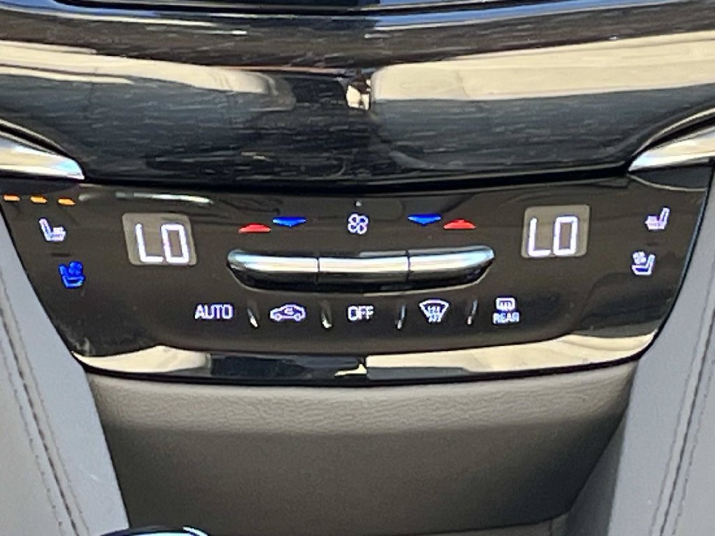 Used 2022 Cadillac XT6 Premium Luxury FWD image 16