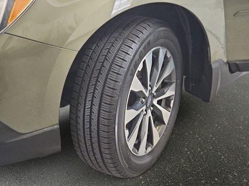 Used 2017 Subaru Outback 2.5i Limited AWD/4WD image 34