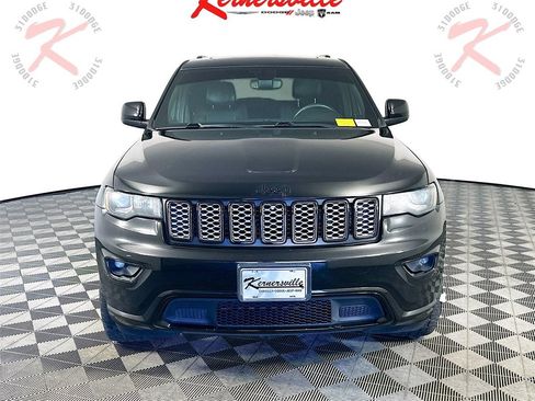 Used 2019 Jeep Grand Cherokee Altitude image 2