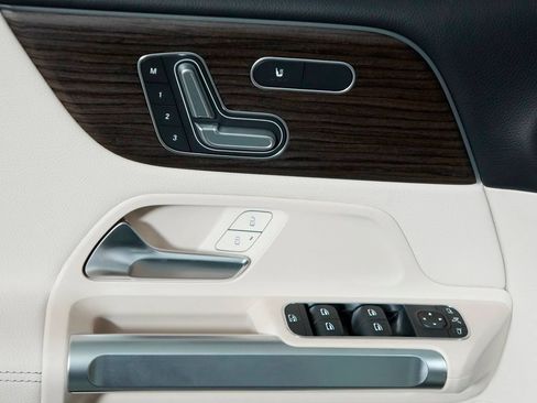 Certified 2026 Mercedes-Benz GLB 250 4MATIC image 12