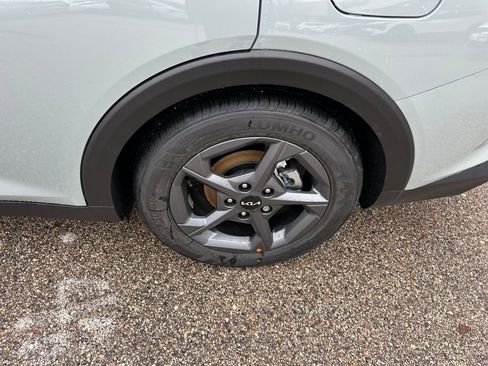 New 2025 Kia K4 LXS image 33