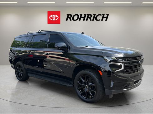 Used 2024 Chevrolet Suburban RST w/ Luxury Package AWD/4WD image 4