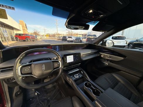 Used 2024 Lincoln Nautilus Reserve w/ Equipment Group 203A AWD/4WD image 11