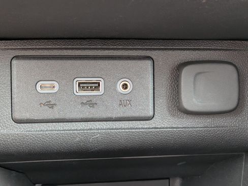 Certified 2023 Buick Encore GX Select w/ Sport Touring Package FWD image 27