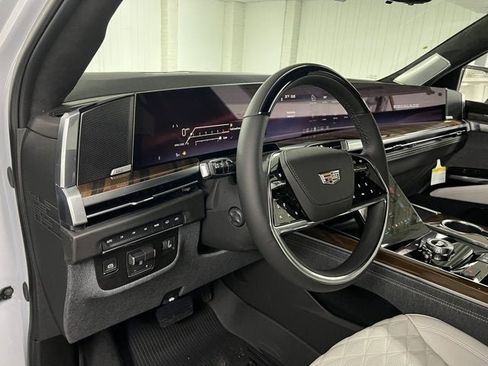 New 2026 Cadillac Escalade Platinum Sport w/ LPO, ONYX Package image 13