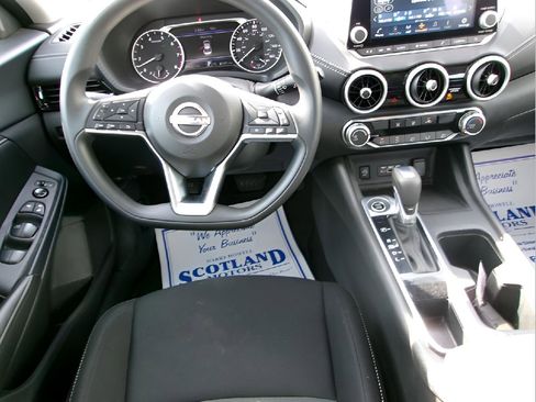 Used 2024 Nissan Sentra SV image 11