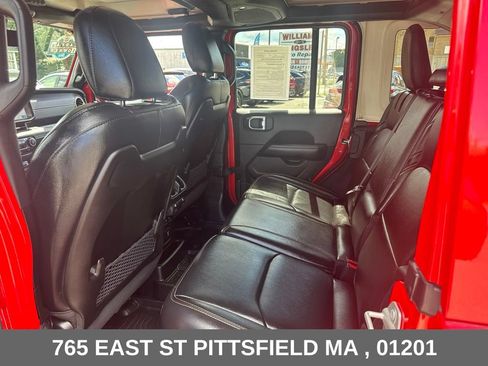Used 2024 Jeep Wrangler Unlimited Sahara w/ Technology Group AWD/4WD image 16