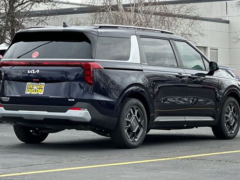 New 2026 Kia Carnival EX FWD image 4