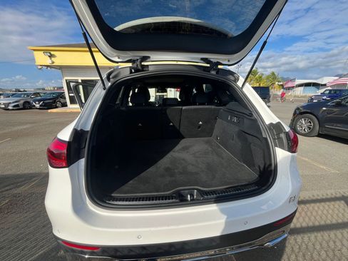 Used 2024 Mercedes-Benz GLC 300 image 33