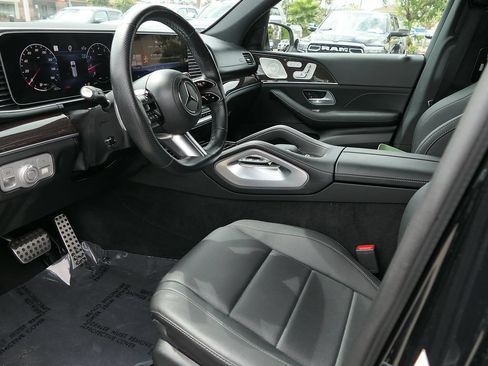Used 2025 Mercedes-Benz GLS 450 4MATIC image 10