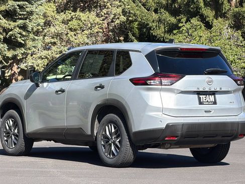 Used 2024 Nissan Rogue S AWD/4WD image 6