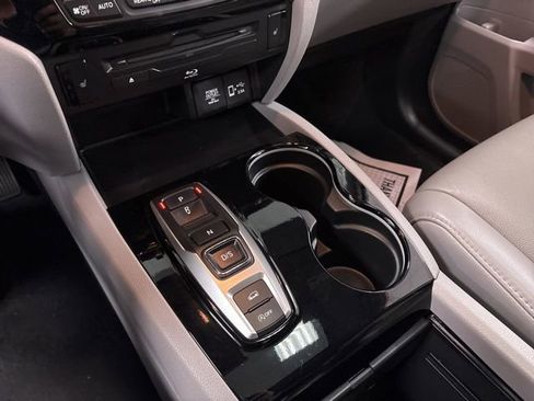 Used 2022 Honda Pilot Touring image 23