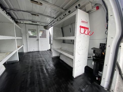 Used 2023 Chevrolet Express 2500 RWD image 8