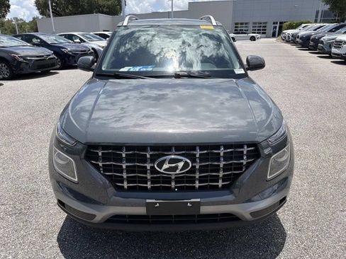 Used 2025 Hyundai Venue SEL FWD image 6