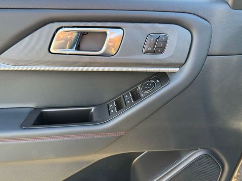 New 2026 Ford Explorer ST-Line w/ ST-Line Street Pack image 8