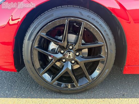 Used 2025 Honda Civic Sport image 10
