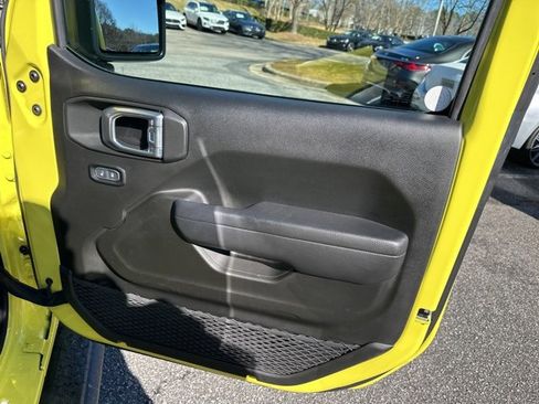 Used 2024 Jeep Wrangler Sport S image 15