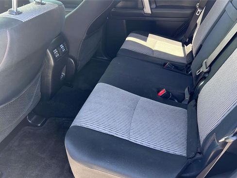 Used 2020 Toyota 4Runner SR5 AWD/4WD image 15
