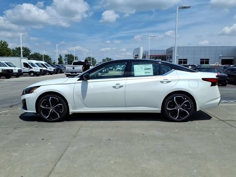 New 2026 Nissan Altima 2.5 SR w/ SR Premium Package FWD image 5