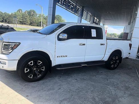 Used 2024 Nissan Titan Platinum Reserve w/ Moonroof Package AWD/4WD image 22