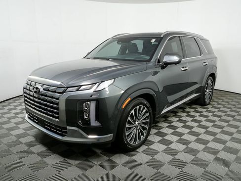 Used 2023 Hyundai Palisade Calligraphy w/ Cargo Package image 3