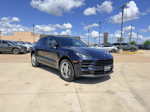 Used 2019 Porsche Macan AWD/4WD image 3