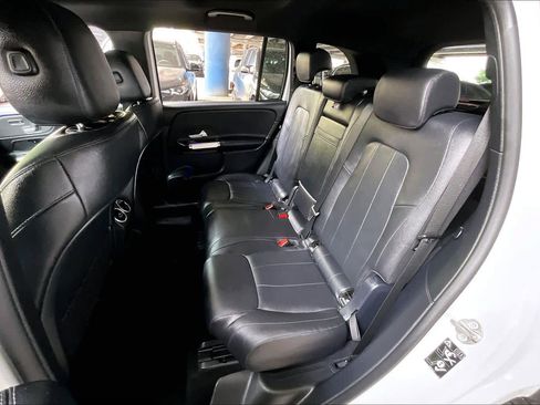 Used 2022 Mercedes-Benz GLB 250 image 19