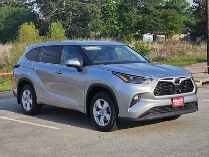 Used 2024 Toyota Highlander LE