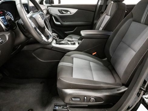 Used 2025 Chevrolet Blazer LT image 10