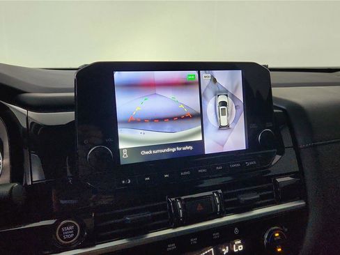 Certified 2024 Nissan Pathfinder SL image 34