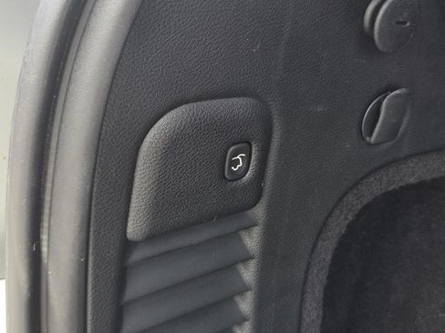 Used 2019 Jeep Grand Cherokee Overland AWD/4WD image 11