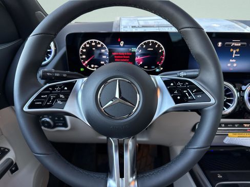 Used 2026 Mercedes-Benz GLA 250 image 39