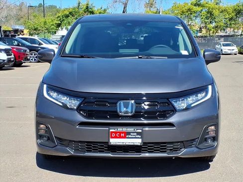 New 2026 Honda Odyssey Touring image 2