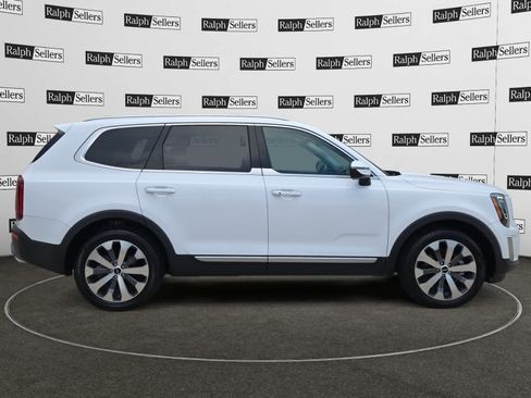 Used 2022 Kia Telluride S FWD image 7