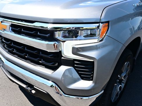 Used 2024 Chevrolet Silverado 1500 LT AWD/4WD image 13