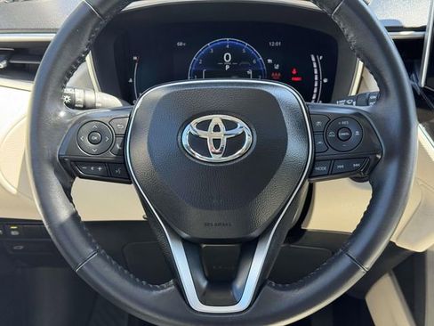 Used 2024 Toyota Corolla Cross XLE w/ Convenience Package image 15