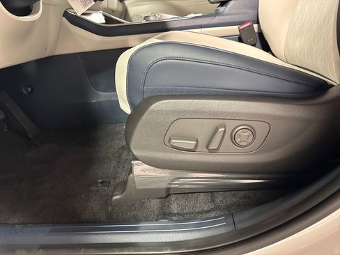 New 2026 Kia Carnival EX FWD image 23