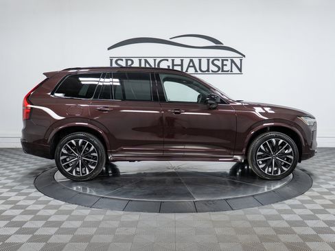 New 2026 Volvo XC90 B6 Ultra w/ Protection Package image 4