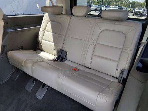 Used 2023 Lincoln Navigator L Reserve AWD/4WD image 11