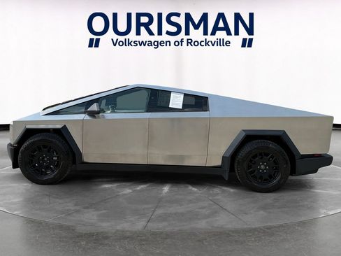 Used 2024 Tesla Cybertruck AWD Crew Cab image 3