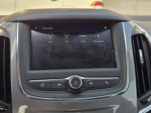 Used 2019 Chevrolet Cruze LT w/ Convenience Package FWD image 9