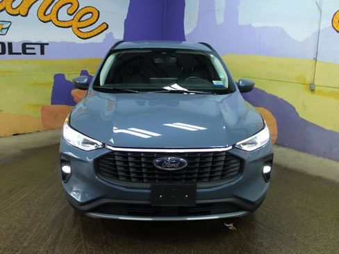 Used 2025 Ford Escape Platinum AWD/4WD image 3