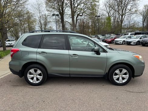 Used 2015 Subaru Forester 2.5i Premium w/ All-Weather Package AWD/4WD image 8